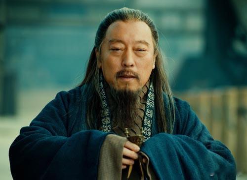 司马懿的现代初体验？倪大红老师身着古装握方向盘，新剧设定也太有脑洞了，坐等揭秘！