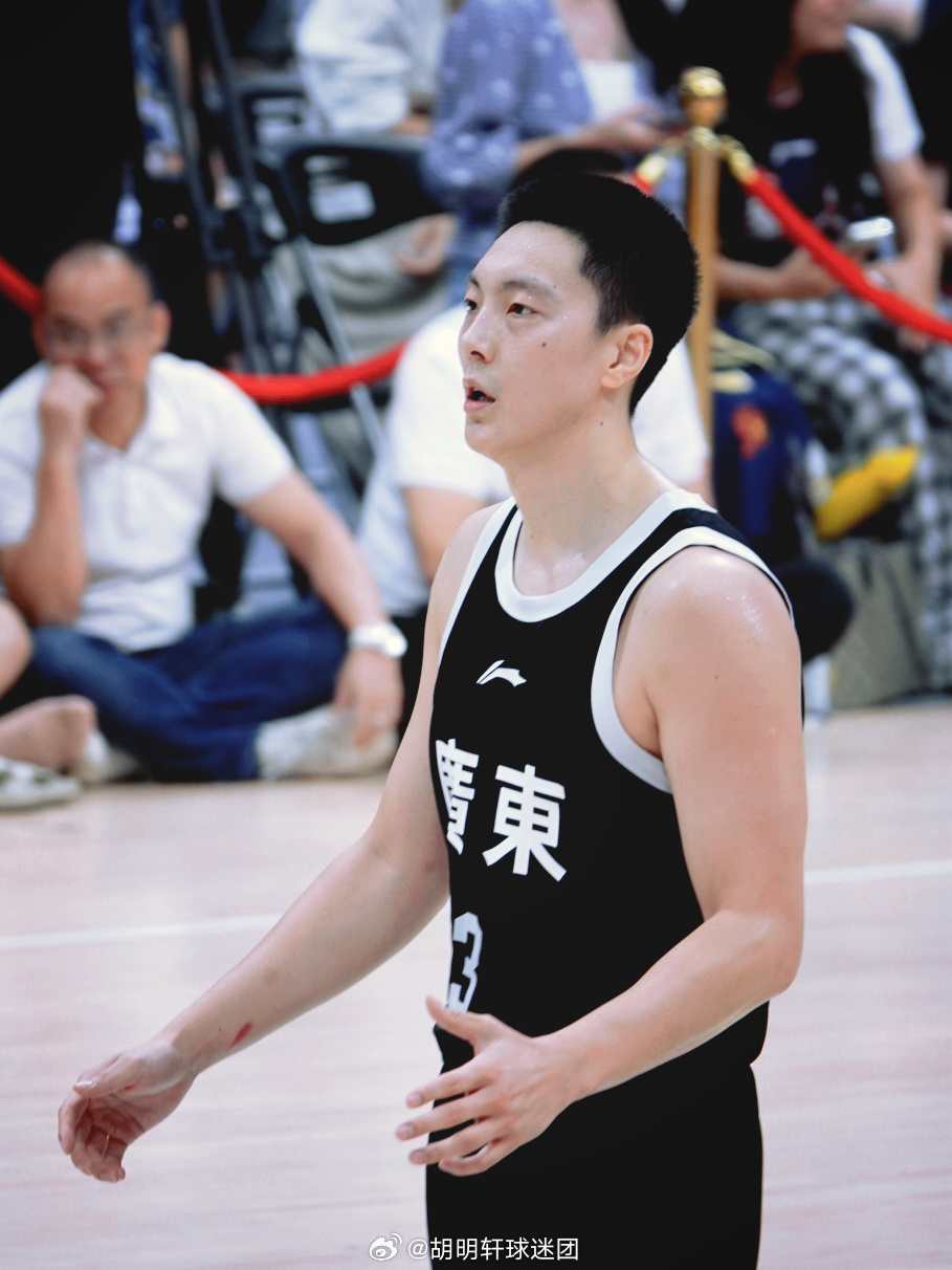 胡明轩十五运会 【第十五届全运会男子篮球成年组小组赛第一场】📅 赛事预告：🏀