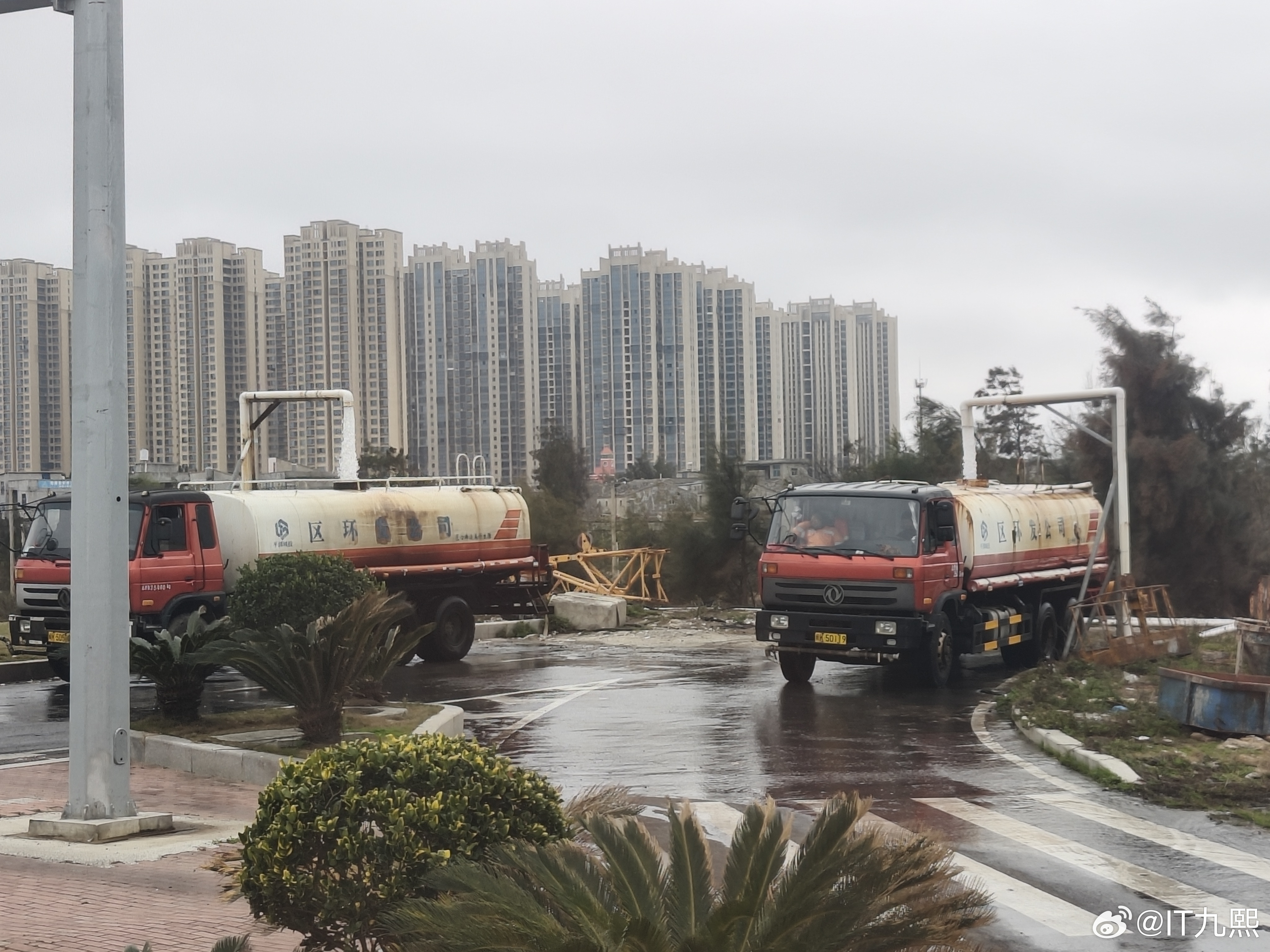 洒水车原来是这样加水的   福州·平潭岛