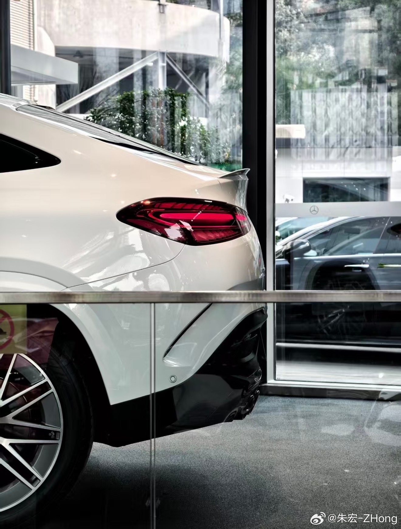 奔驰 GLE 53 4MATIC+ 轿跑 SUV（白外/黑内）（该车已选配：55