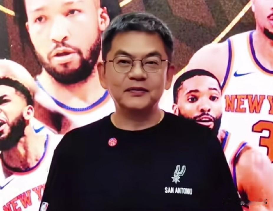你觉得呢？苏群谈文班亚马：

“我说过，这个文班亚马，不具备低位单打的技术。”