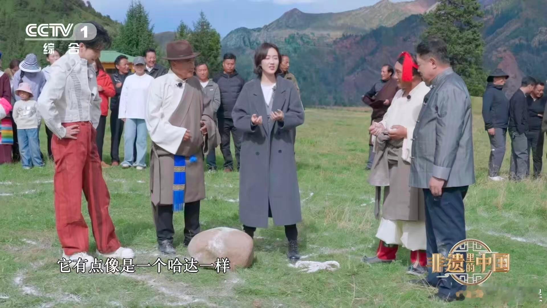 抱石头大赛有1000年历史 抱石头大赛的千年诀窍太实用！找准腰部发力点，才能扛着
