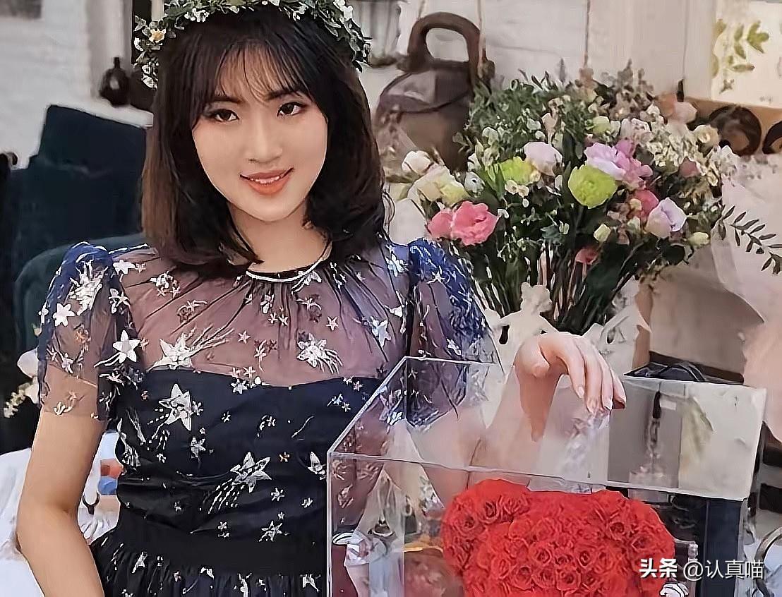 别再吹姚安娜住5亿城堡了，那都是不实传言。她在北京常住的，不过是一套133平、价