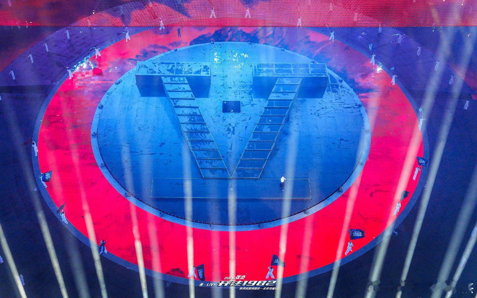 张杰听张杰唱这首歌，脑子里全是长相思的画面，深情到极致，太治愈了张杰万物不如你梦