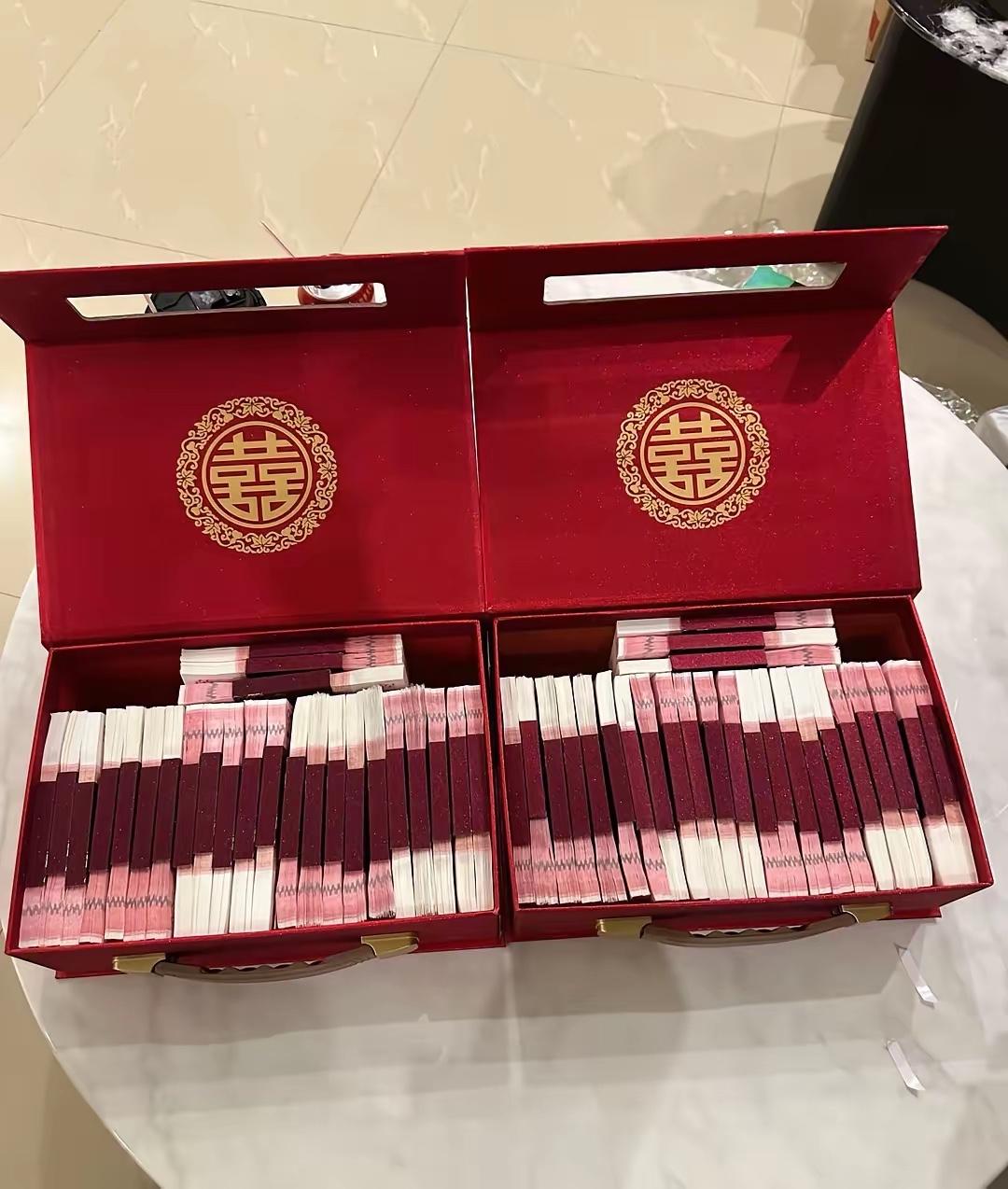 彩礼先压三年当退路，是保幸福还是毁婚姻？网友吵翻了

有位女生分享了母亲独特的彩