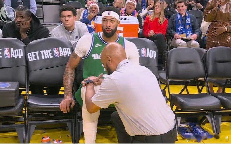 浓眉打勇士受伤了？你说说……哎，不长记性。 