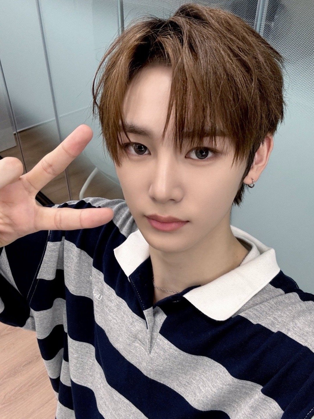 周安信登陆贺鑫隆安利中 发生了什么？ 