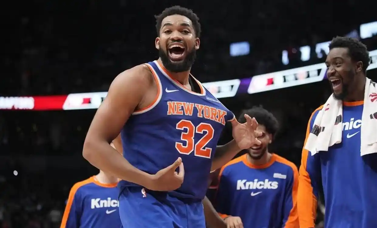 北京时间3月25日NBA 常规赛，纽约尼克斯对阵新奥尔良鹈鹕。半场尼克斯66-6