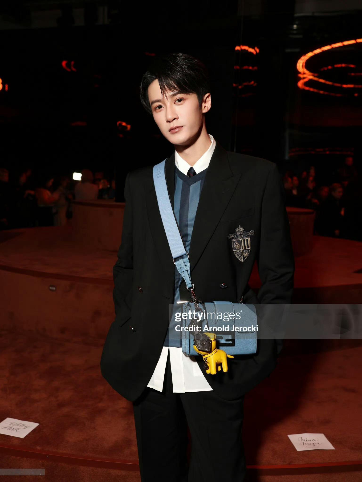 檀健次米兰秀前直拍 抓到一只米兰檀～太帅了 檀不修实锤[鼓掌]