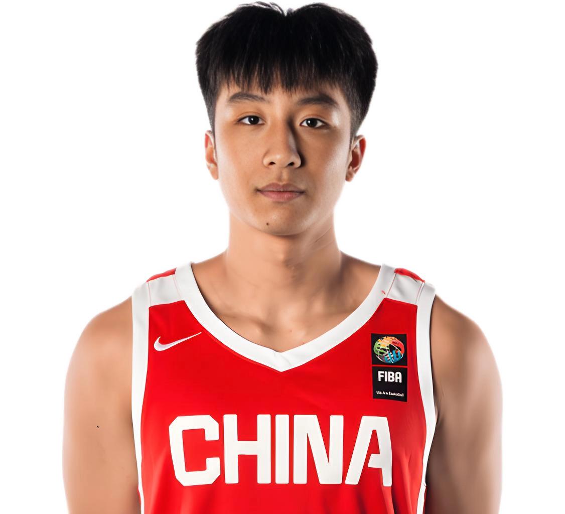 继李沂泽后又一国青男篮超新星陷更改年龄风波
        李沂泽原名张涵泊，原