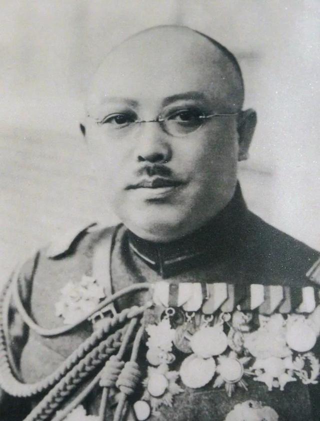 1918年，已嫁为人妻的钱秀芬，受邀去 唐继尧 家中打麻将，谁知，唐继尧竟当着众