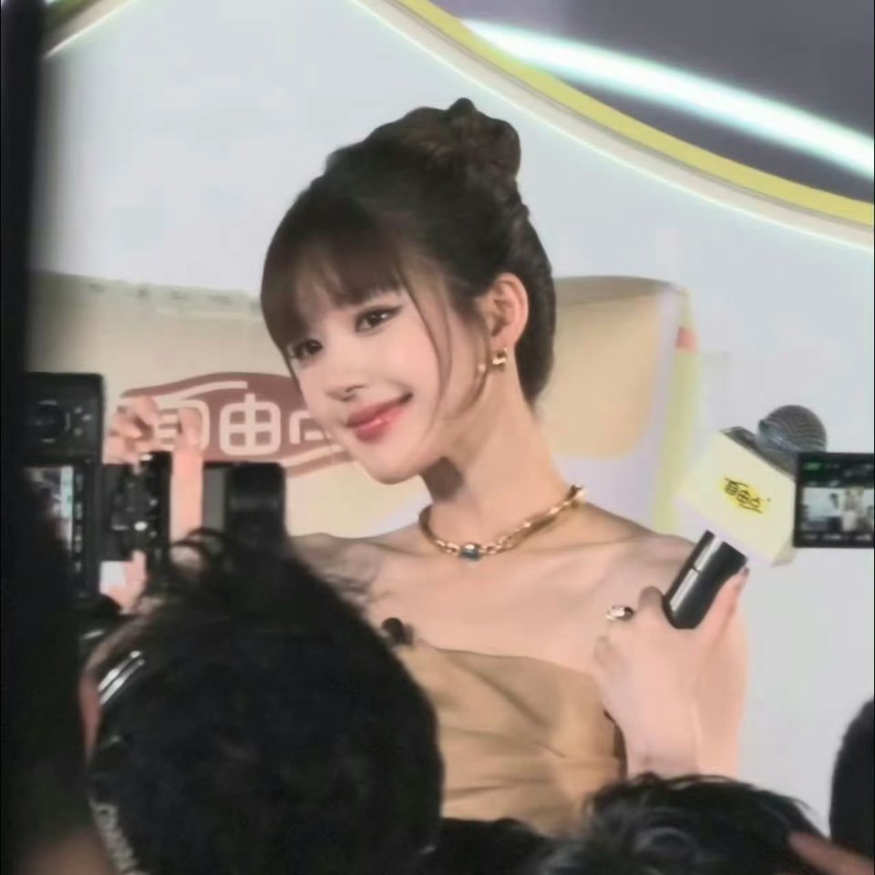 生图💜赵露思