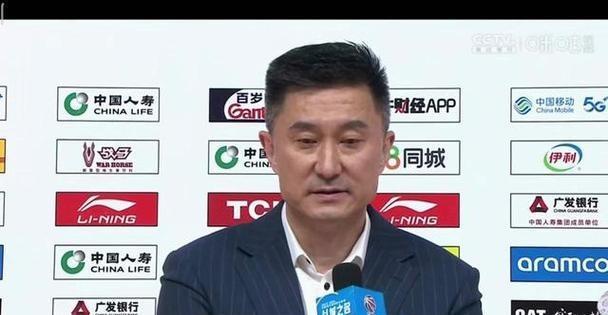 你认为杜锋是个合格的教练吗不算是吧，作为广东球迷，只能这样含糊不清的说，而他在我