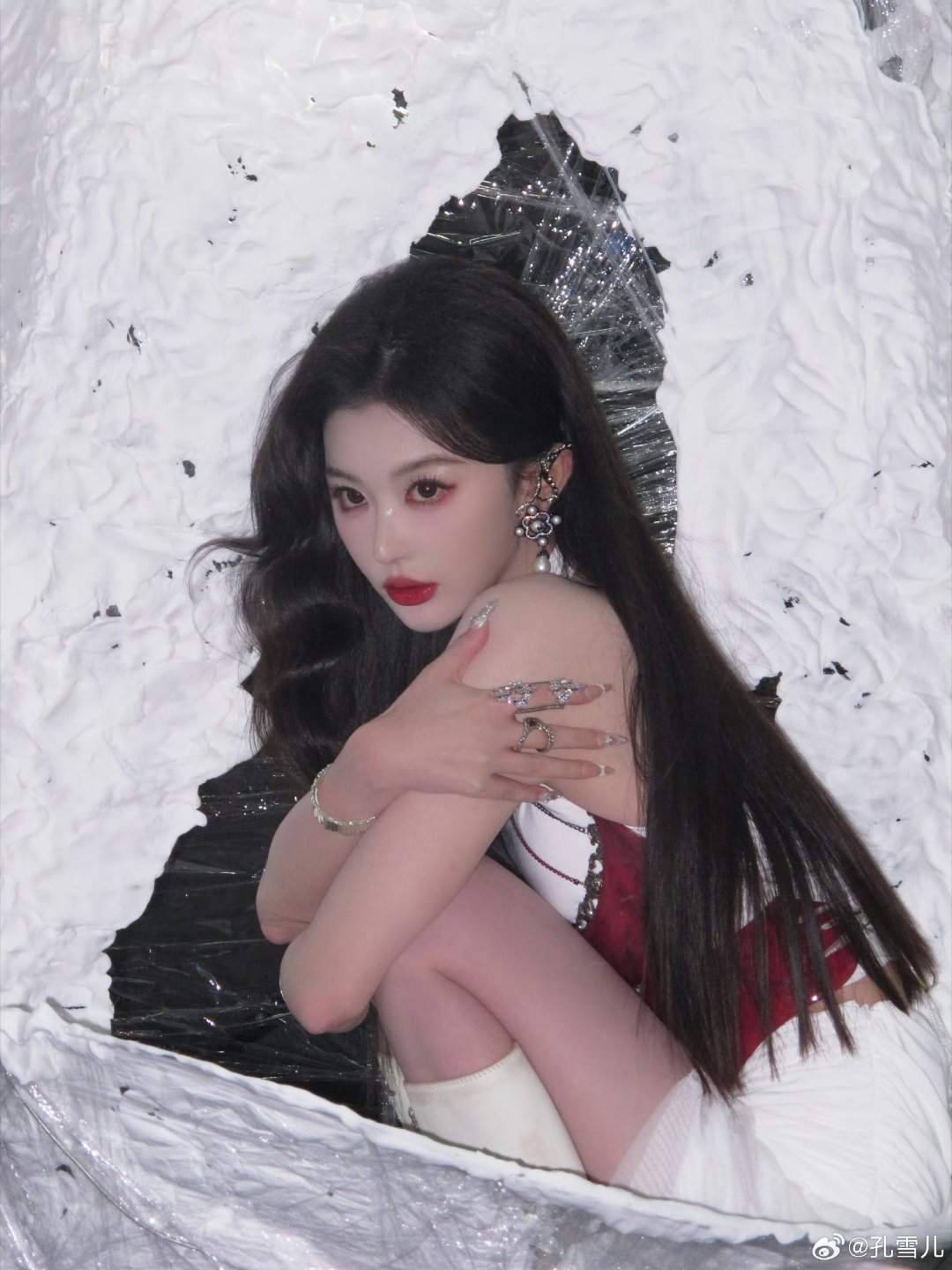 孔雪儿赛博女王妆孔雪儿蝴蝶女神 孔雪儿这组好美呜呜呜分明是赛博女神降临!!!是来