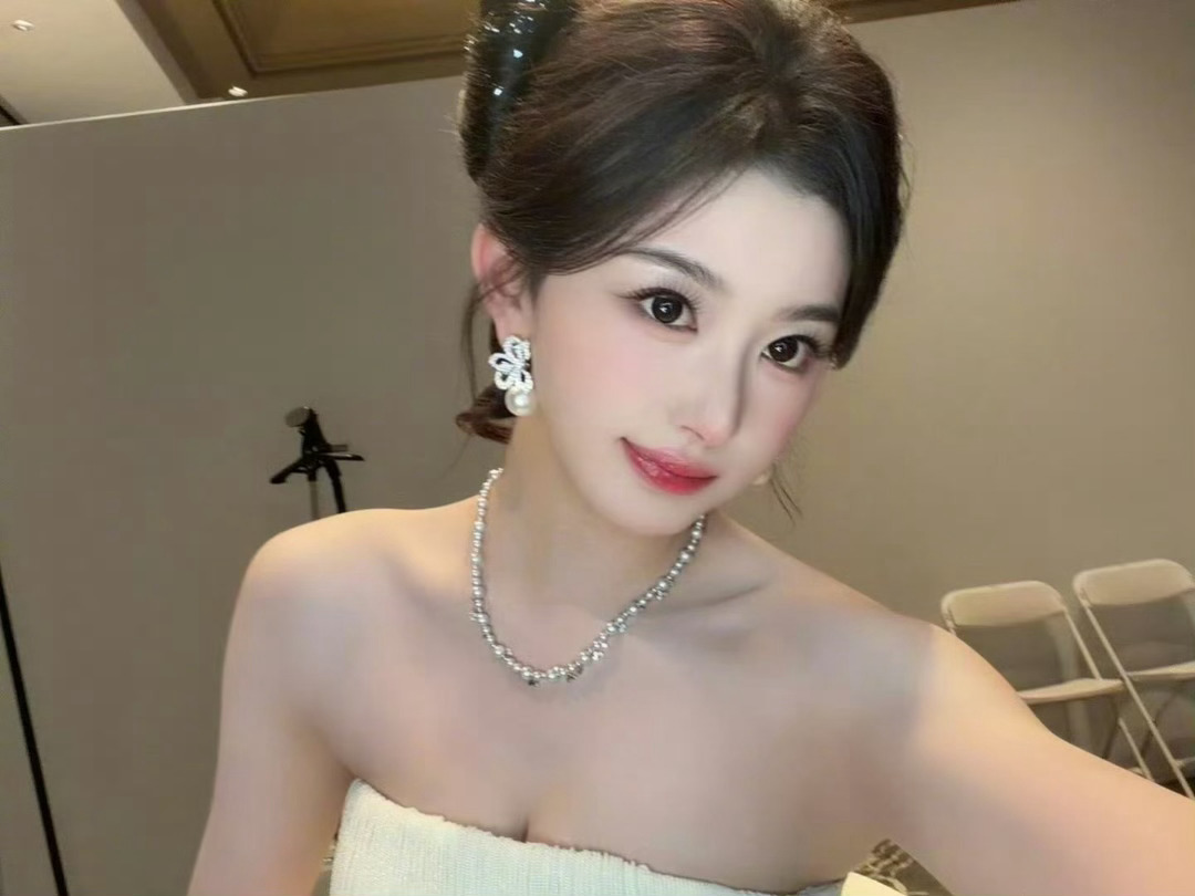 孔雪儿回应自己被说像鞠婧祎孔雪儿 我没说过请不要造谣孔雪儿给鞠婧祎送生日祝福