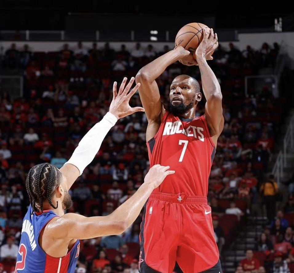 火箭交易得到这套阵容，有夺冠的实力吗？

首发阵容：范乔丹、字母哥、杜兰特、小贾