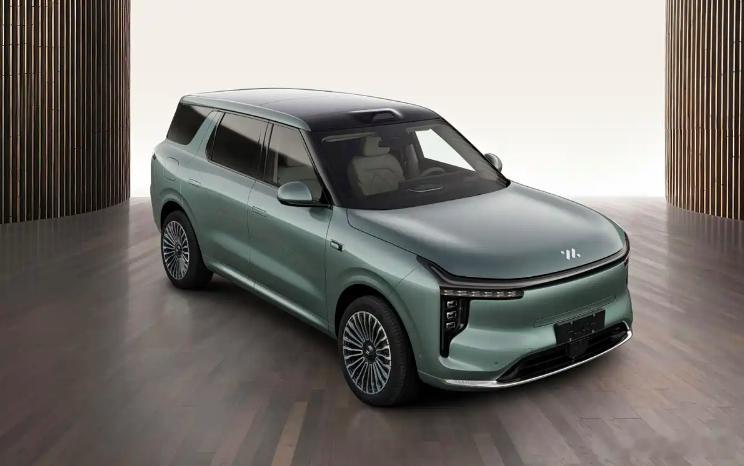 懂车之道讯 近日，懂车之道快讯，从工信部获得一组上汽智己LS8车型申报图曝光。 