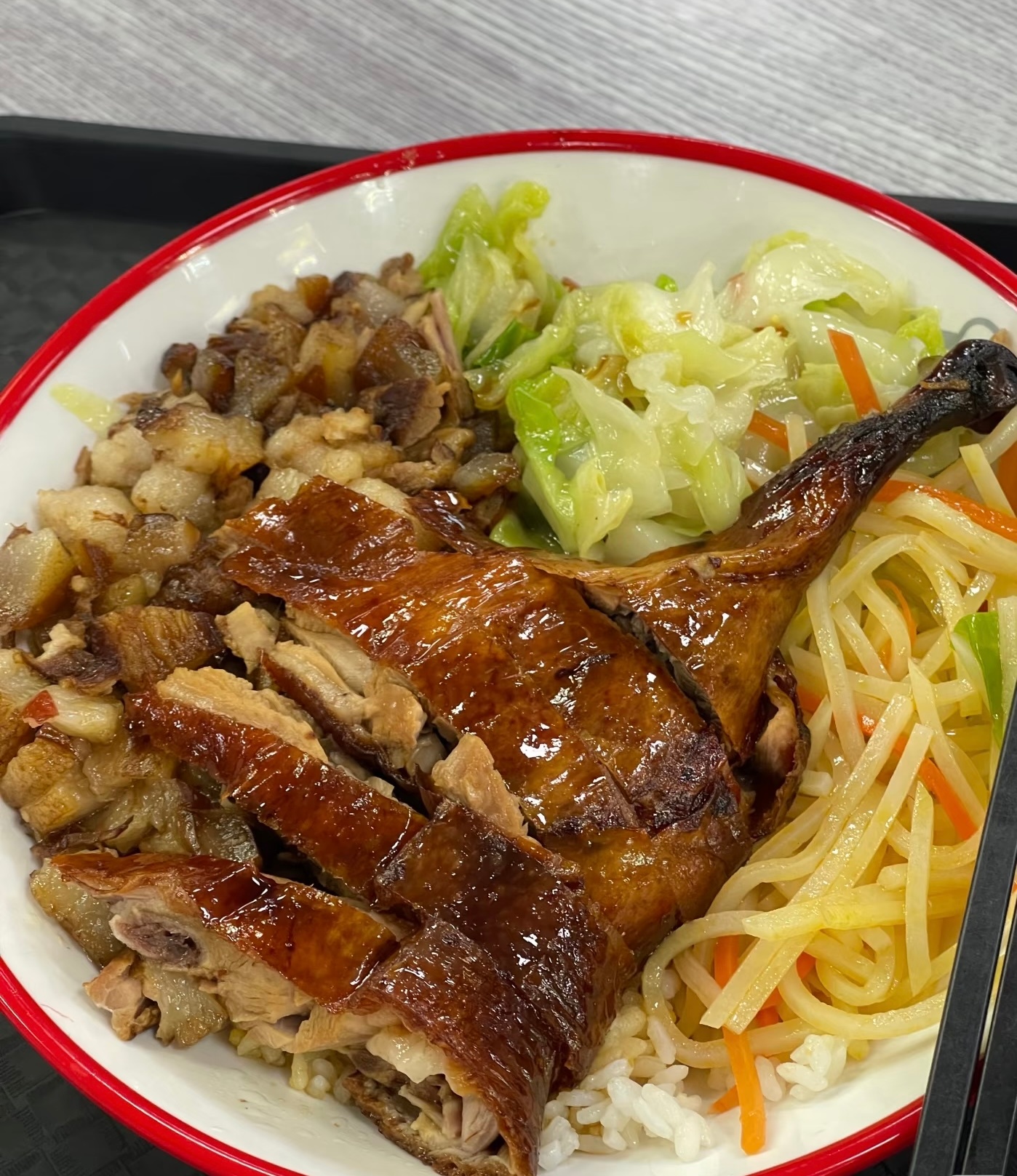 大学生喜爱内容共创计划校园生活谁懂一下课就可以回宿舍吃美食追剧快乐烤鸭猪脚双拼，
