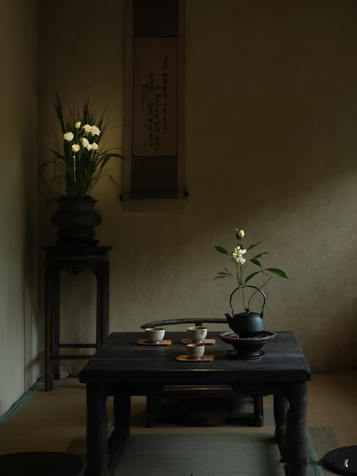 心浮气躁时，试着静下心，人生豁然开朗！
 
古语云：静能生慧，躁则失智。短短六个