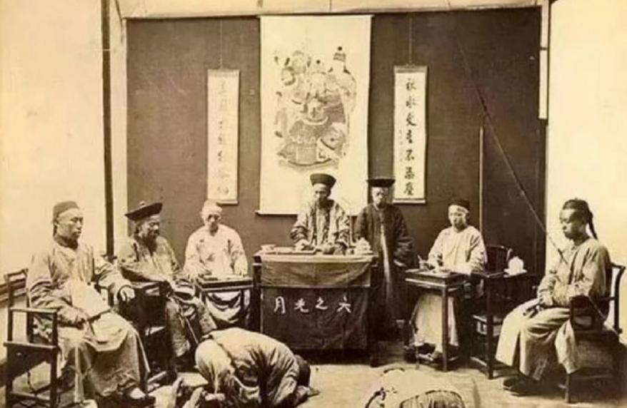 中国古代的审讯，只要一提到这个词，大家的脑海里可能立刻会浮现出公堂之上，惊堂木一