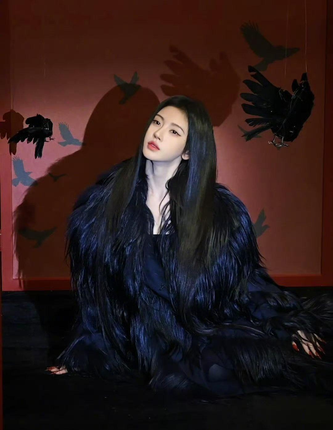 jjy鞠婧祎ELLE销量 jjyELLE连发15条鞠婧祎 

以从容的姿态执掌镜