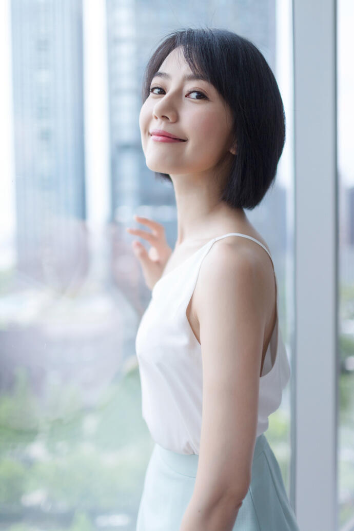 高圆圆短发好清爽 