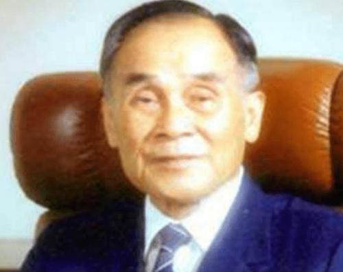 “请将我的2000亿资产全部捐给国家！”2007年，一位临终弥留的老人，在律师面