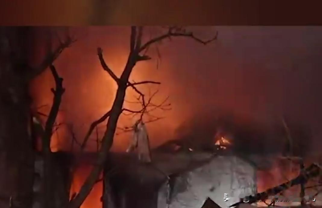 泽连斯基表示，本周俄罗斯对乌克兰发射了1300架攻击无人机、约1050枚制导航空