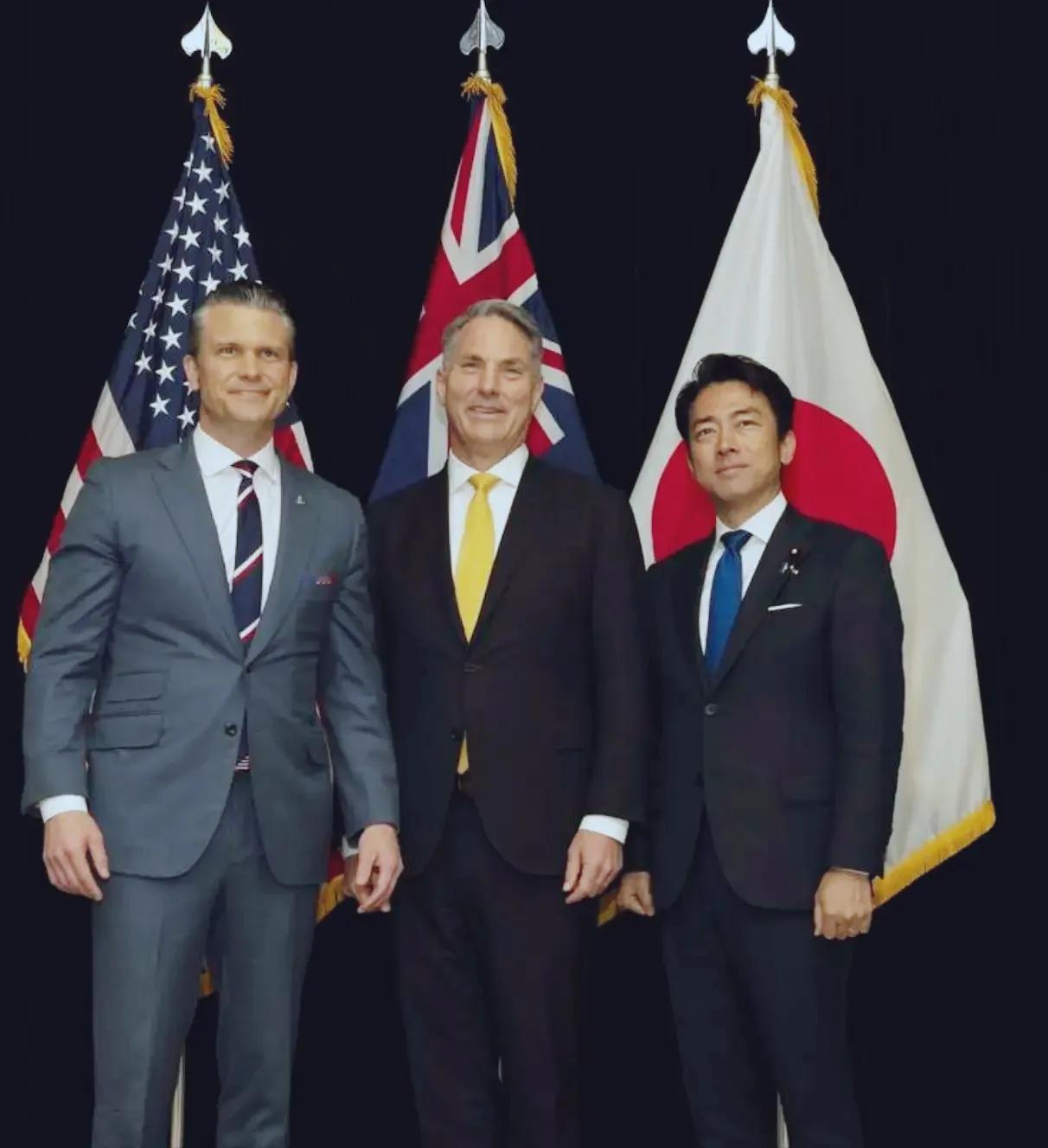 日本为何敢明目张胆淡发二战侵略历史？答案其实早就摆在明面上。今年香会期间，面对当