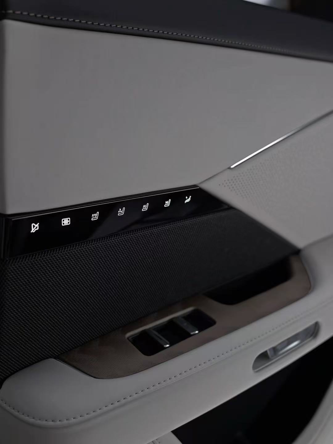 2026首测丰田豪华旗舰铂智7重新认识丰田式豪华？从铂智7的静谧性开始。首测时，