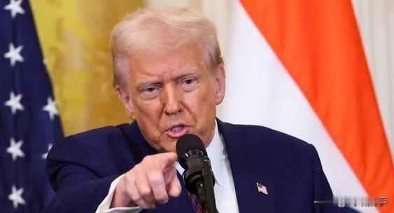 快看！国际时事头条消息！
特朗普评英国王室局势，称之为"可怕
美国前总统唐纳德·