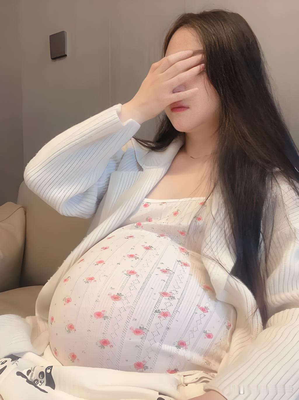 北京，一女子婚后多次自然流产，丈夫患有继发不育。3年后，夫妻俩在医院进行辅助生殖