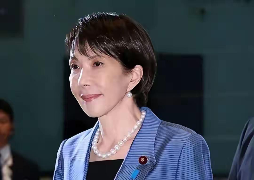 美国只靠自己的力量已经压不住中国了，菲律宾体量太弱，所以就默许日本站出来。两者相