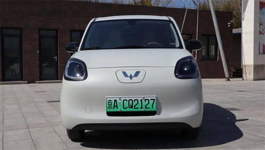 在中国的新能源汽车市场中，五菱宏光MINIEV无疑是一个里程碑式的存在。自五年前