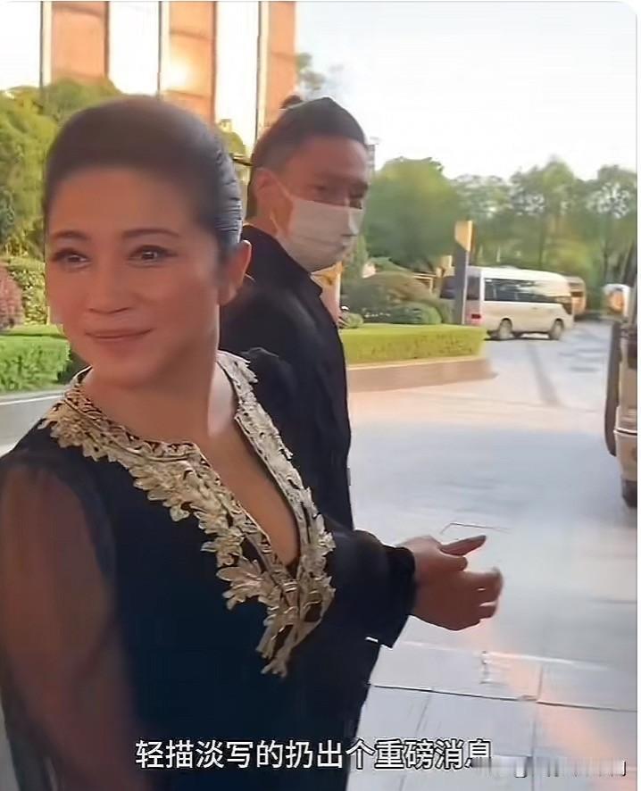 瞬间理解颜丙燕男友了，

为什么他会对颜丙燕如此照顾细致了。不是他喜欢年纪大的，