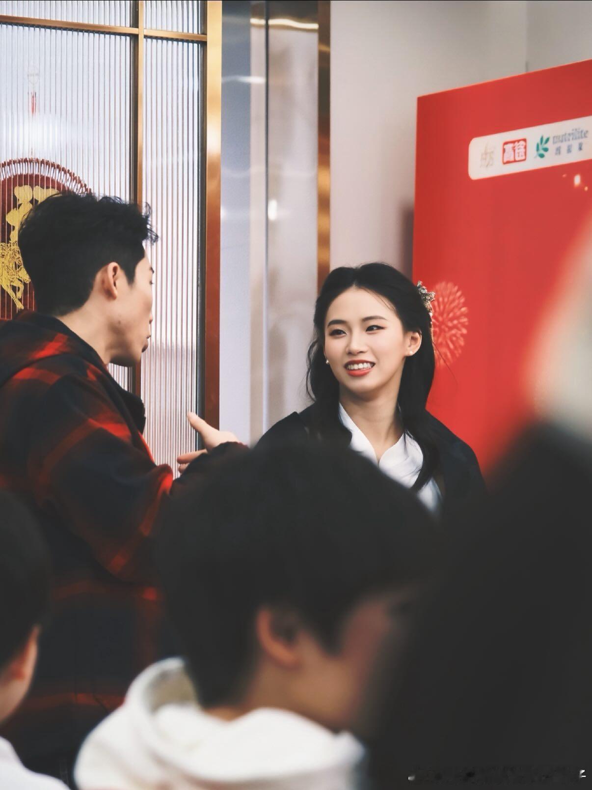 陈芋汐ins：春节快要到了！！！ 