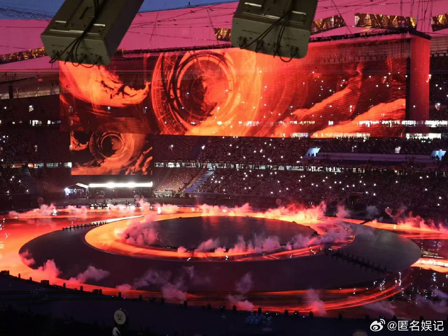 张杰鸟巢演唱会春晚分会场看完鸟巢舞台只想感叹，这排场、这舞美，完全就是春晚既视感