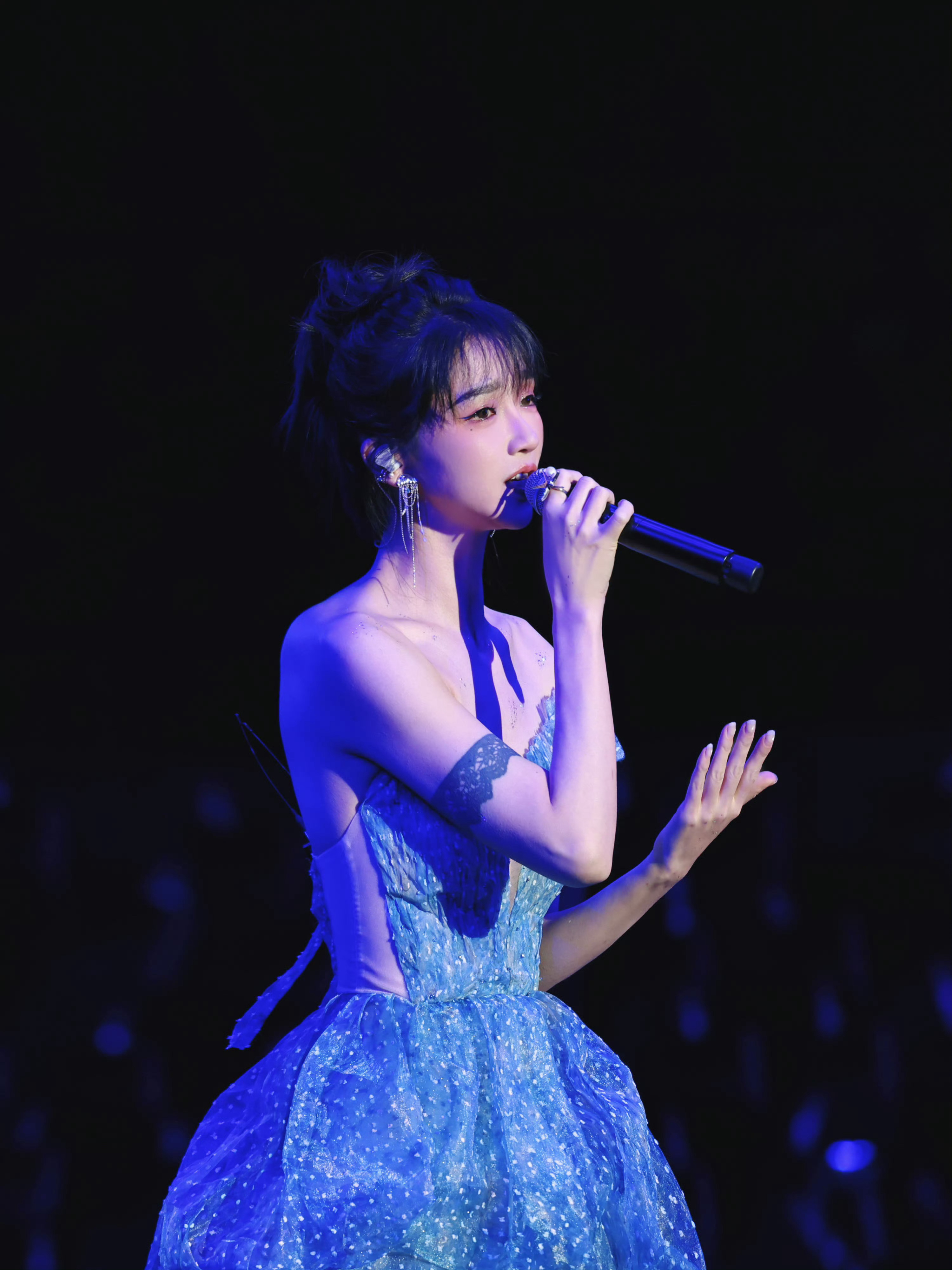 成都娱乐快讯 12/27日，刘恋成都演出嘉宾。同城热点创作计划