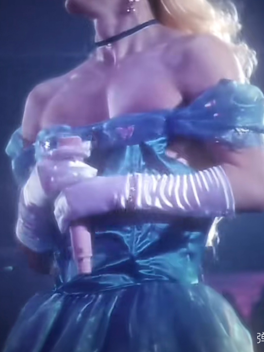 这个角度看嘤崽的扔子好瑟晴 