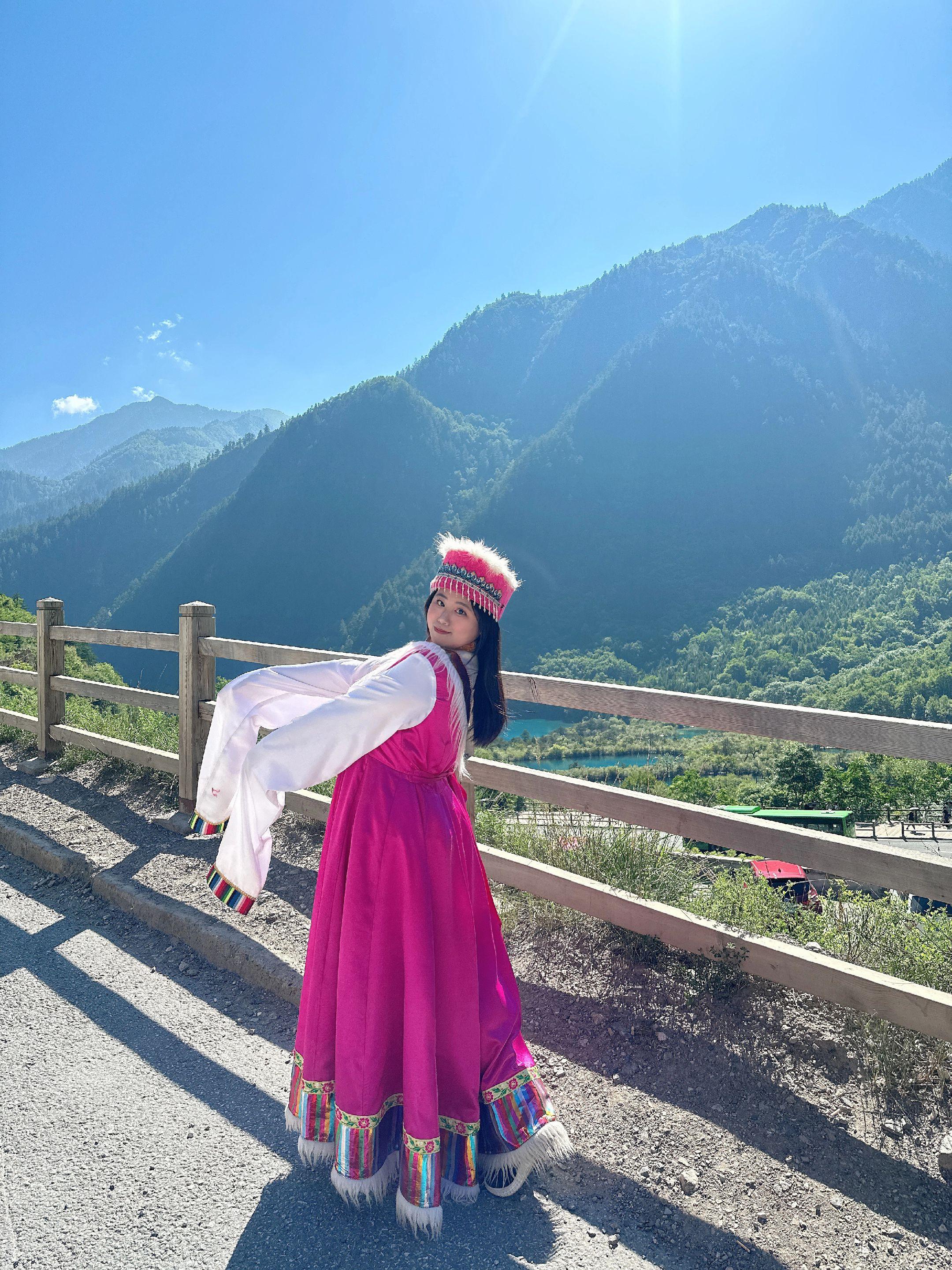 九寨记忆📷。当一次快乐的小卓玛བཀྲ་ཤིས་བདེ་ལེགས།扎西德勒📿