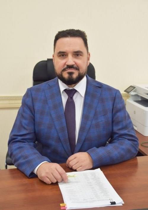 据REN TV报道，列宁格勒州托克索夫斯基市行政长官奥列格·伊万诺夫与其副手，因