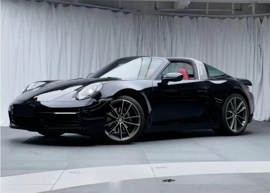 保时捷 911 Targa 4今年7月刚提的新车目前行驶了4500公里全车原版原