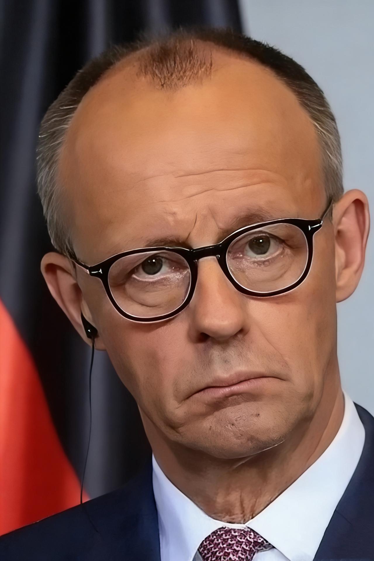 这回特朗普算是把盟友彻底得罪光了，就因为丹麦拒绝把格陵兰岛卖给他，甚至觉得这想法