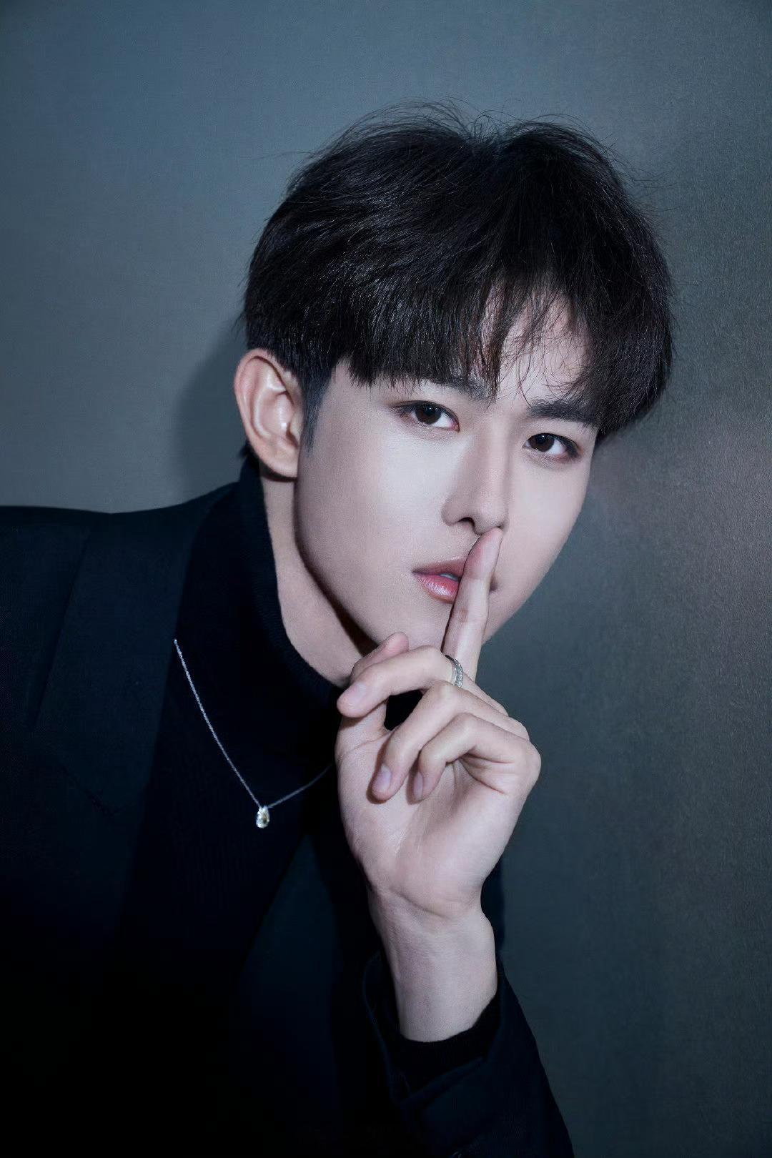 李宏毅 和 田嘉瑞 更吃谁的颜[羞嗒嗒] ​​​