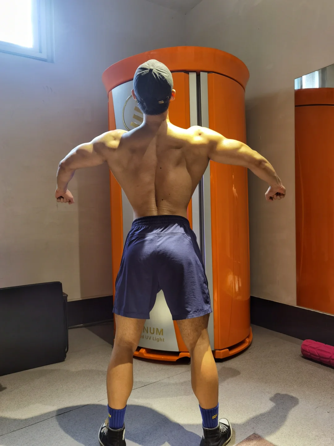 下雨不怕用背阔肌当伞