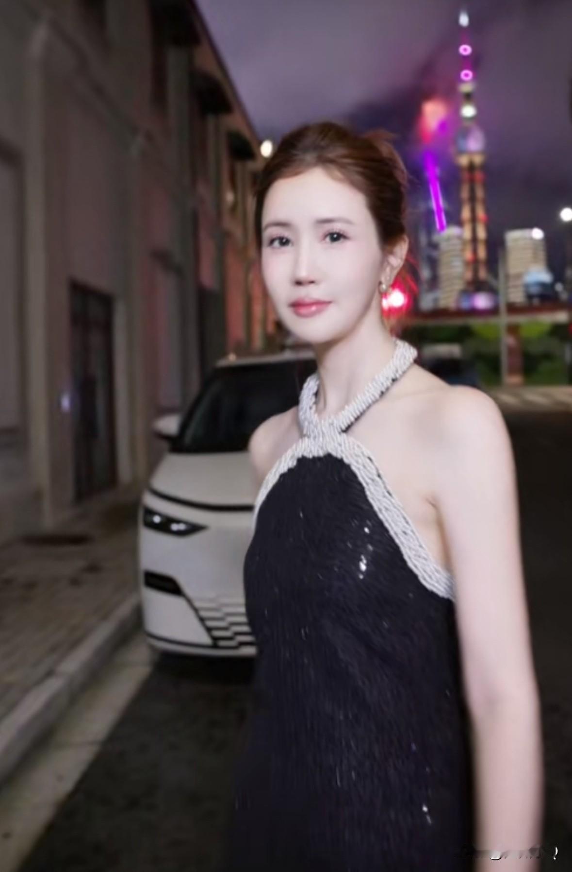 再也找不到《我的女孩》周幼琳时期的样子了，如今的李多海已经变得面目全非，判若两人
