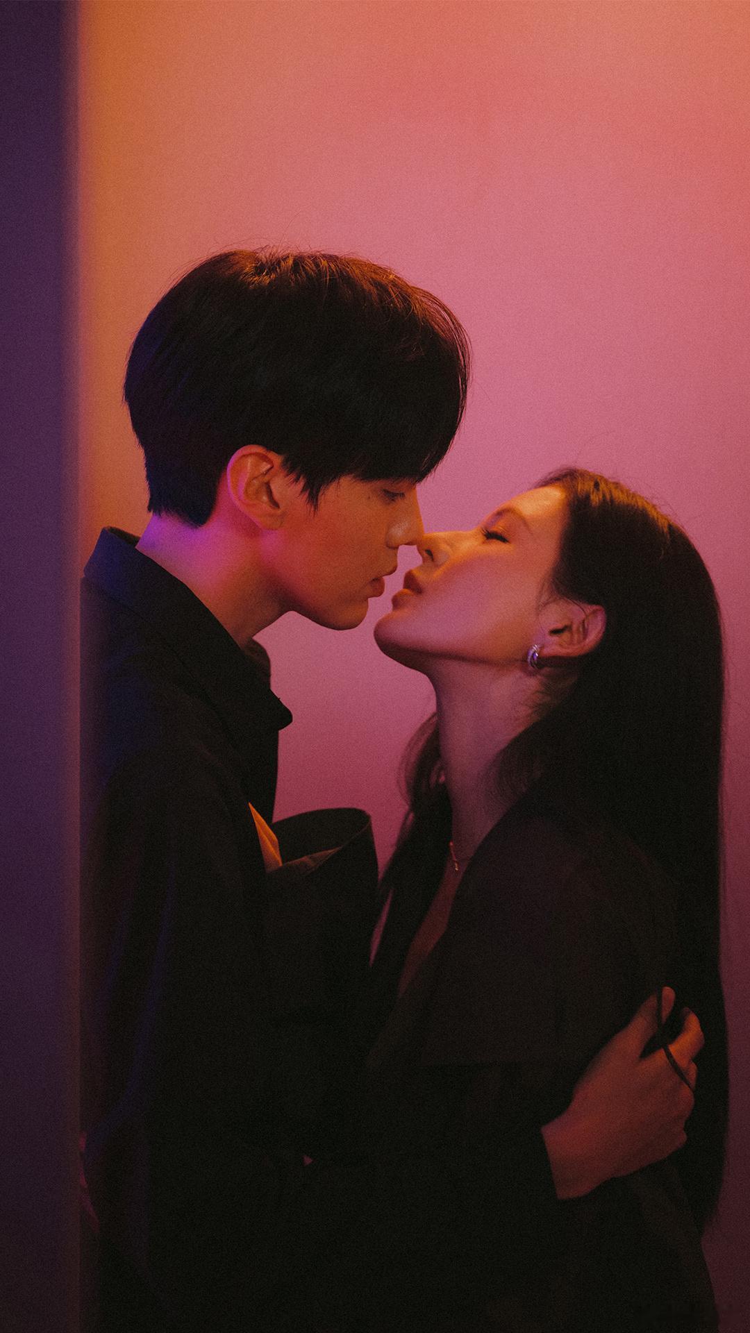 张予曦毕雯珺 般配 《深情眼》售后太懂 “般配” 二字了！从剧中酒吧暧昧推拉到海