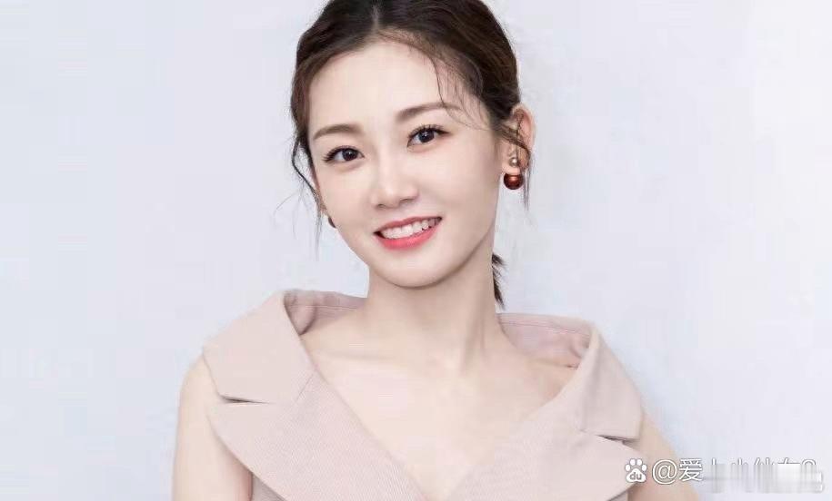 郑恺和苗苗的婚姻被认为是势均力敌的博弈，两人在婚姻中相互需要、相互成就，也相互牵