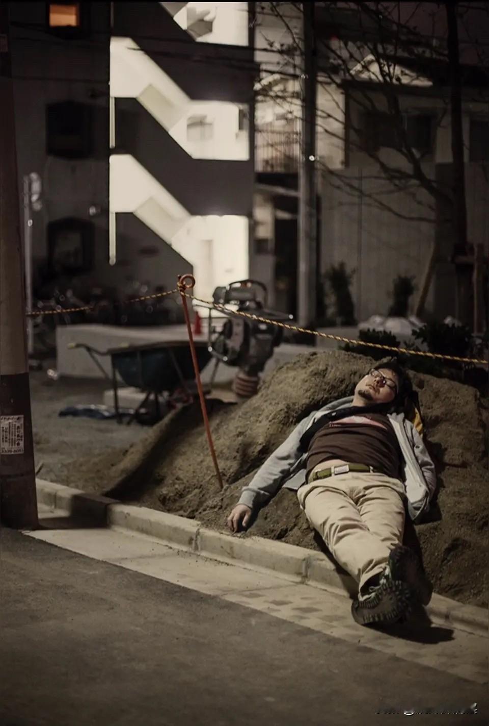 有坏事，找老美，不能喝一嗓子就躺平。
      昨天发布的境外势力＂躺平洗脑＂