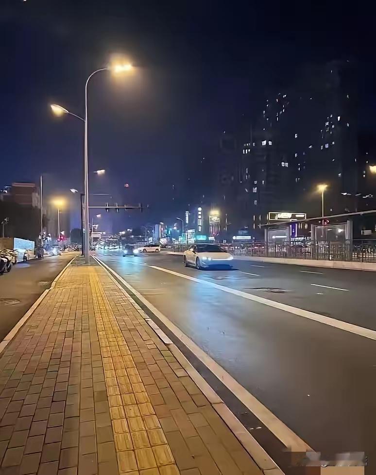 今天就是7月30号了。我奉劝各位一句：从中午到下午六点之前，能不出门，就别出门。